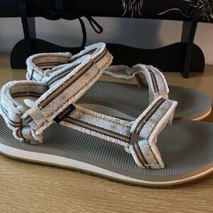 Teva Maressa sandals size 7 like new